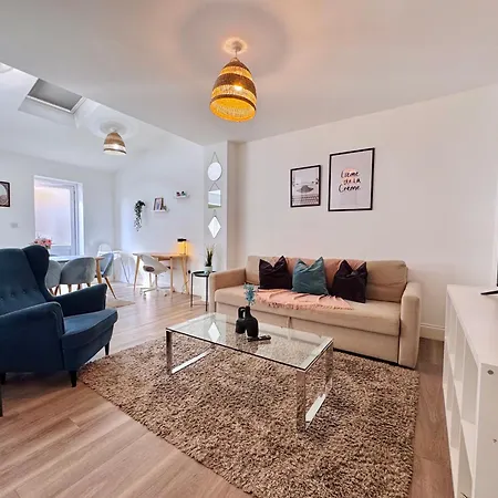 Cosy 1-Bed Flat 30Min To Central London & Parking-2