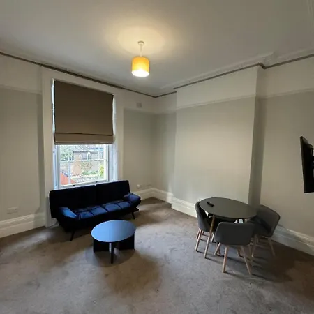 Charming Apartment Belsize Park-3