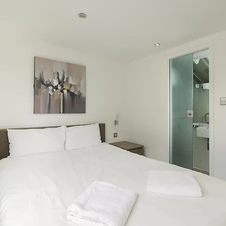 Apartment Near Harrods-3