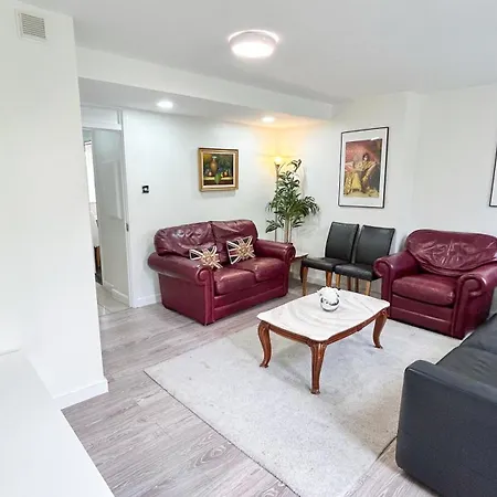 Spacious Maida Vale Apt With Private Garden Near Little Venice & Paddington By Staylio London-2