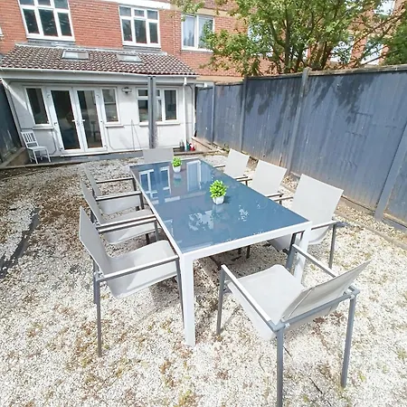 Lovely 4-Bedroom Kilburn Flat With Garden And Parking Near Hampstead Heath, Abbey Road By Staylio London-2
