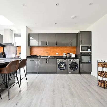 Luxury Family Friendly 4Bed In East Ham Fast Wifi-3