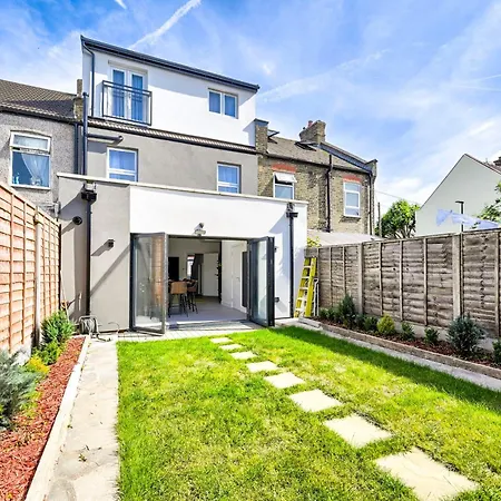 Luxury Family Friendly 4Bed In East Ham Fast Wifi-2