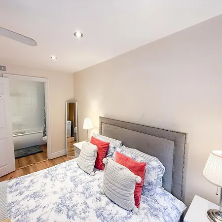 1Br Kensington Flat Near Holland Park Earls Court-3