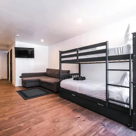 Piccadilly Wonderland Sleep 8 Vra-2
