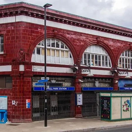 Great Value London Apartment With Garden In Tufnell Park Near Emirates Stadium And 10 Mins To Kings Cross-3