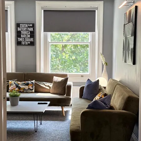 Knightsbridge Two Bed Apartment-3