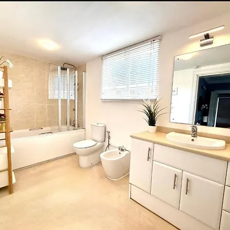 Knightsbridge Two Bed Apartment-2