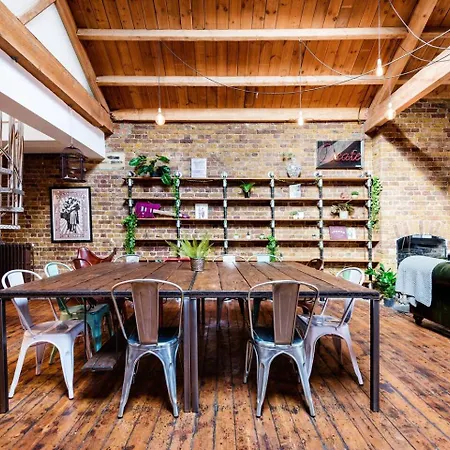 Penthouse Loft Apartment With Roof Terrace Not For Events Or Parties-3