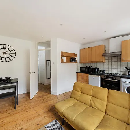 Cosy 1 Bed Stay Near Kings Cross Sleeps 5-3