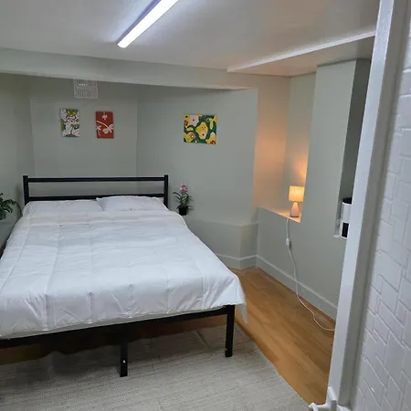 Private Basement Flat-3