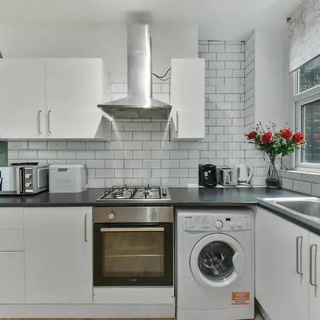 Amazing 2 Bedrooms Flat In Dalston-3
