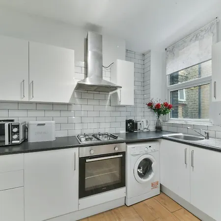 Amazing 2 Bedrooms Flat In Dalston-2