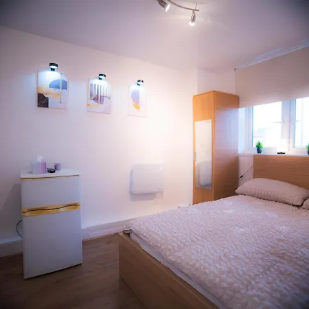 Newly Renovated Ensuite Room-3