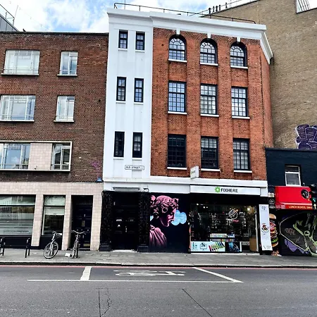Modern 1-Bedroom Apartments Near Shoreditch, Old Street & Hoxton By Nournest Apartments-3