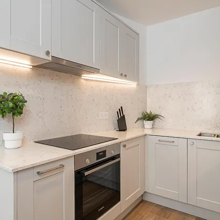 Chandos Place Residence-3