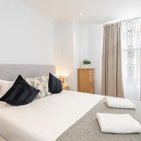 Chandos Place Residence-3