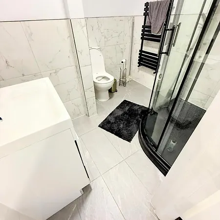 Crystal Palace Stylish Gfloor 1Bed Apartment,3 Minutes Walk To Crystal Palace Station-2