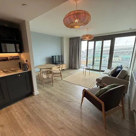 Wembley Stadium Modern 1 Bed Apartment With Amazing Views-2