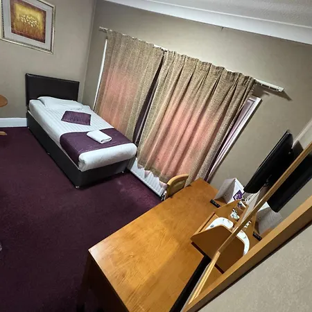 Newham Hotel-3