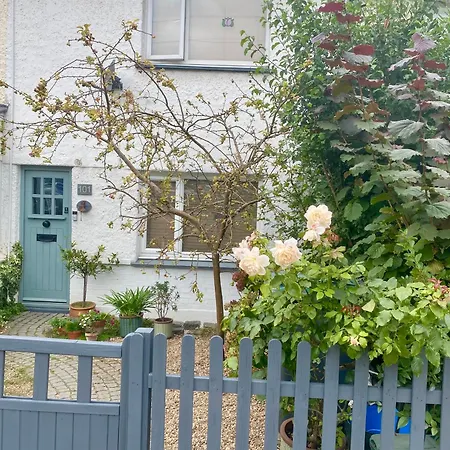 Eco Lodge In Tranquil Setting Close To Central London-3