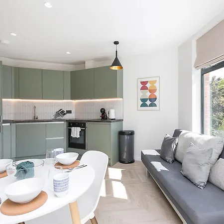 Luxe 2 Bed - 20 Minutes From Central London-2