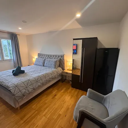 Specious Double Room With King Size Bed-2