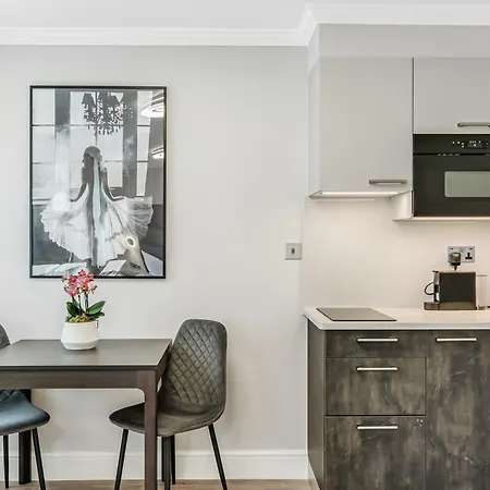 Cleveland Residences Bloomsbury-3