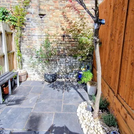 Single Bed At Cozy Hailsham-3