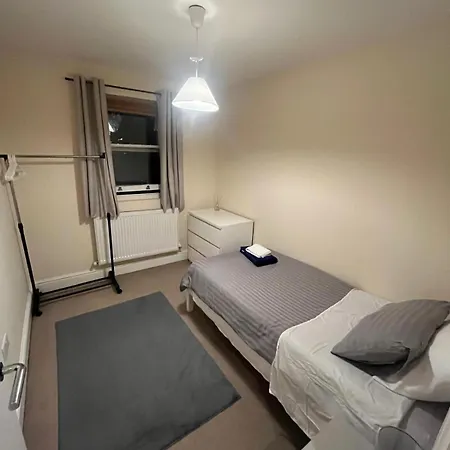 3 Bedrooms Flat Near Of Heart Of London With A Private Garden-3