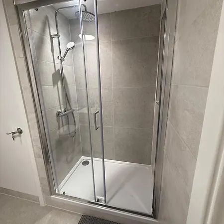 Spacious 2Bed Flat In Wembley Close To Stadium-3
