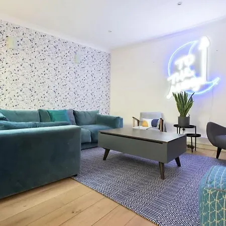 The Harrods Mews - Modern 4Bdr With Rooftop Terrace-2