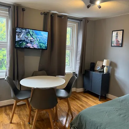 Lovely 2 Bedrooms Apartment-3
