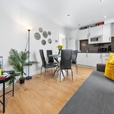 The Battersea Park Residences Private Rooftop - 10Min Soho & Oxford Street-3