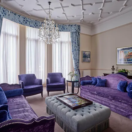 The Apartments By The Sloane Club-3