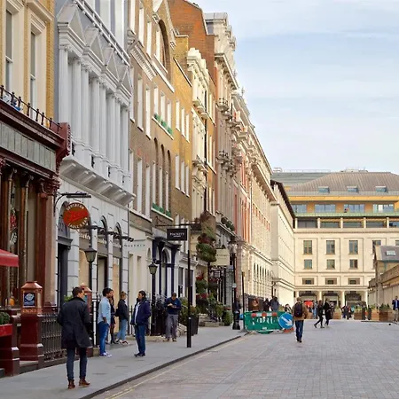 Modern Luxury Entire Covent Garden Apartment Sleeps 5 600Sqft-2