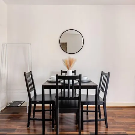 Canary Wharf Gem - Prvt Parking - Fast Wifi - Sleeps 4-3