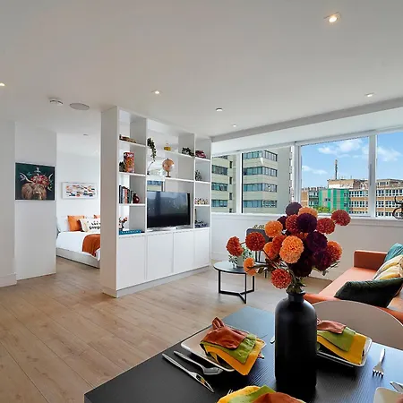 Large Cosy Studio Apartment Next To Stadium With Gym-3