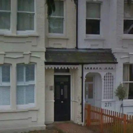 Kew Studios And Rooms-2