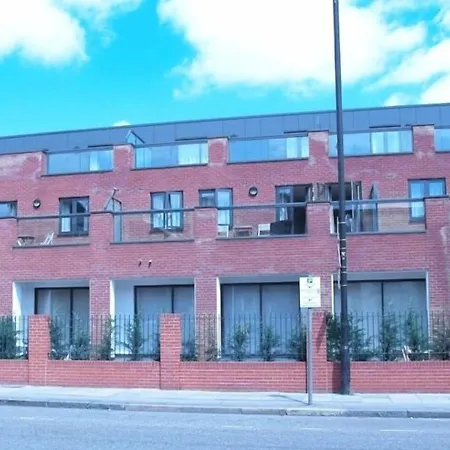 Crompton Court Apartments-3