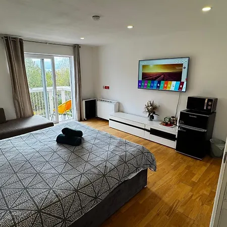 En-Suite Room With A King Size Bed And Private Balcony-3