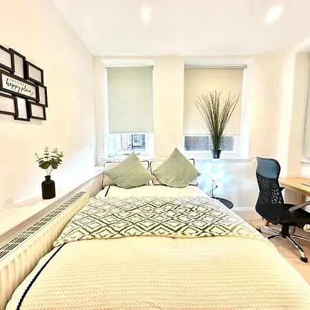 Luxury Family Apartment In London-3