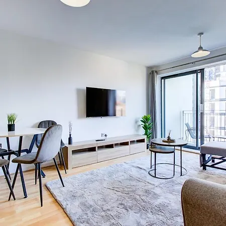 Luxury Apartment In Stratford-2