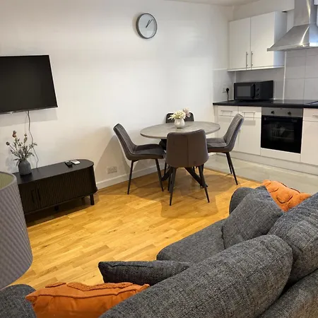 1Bd Apartment In Dalston-3