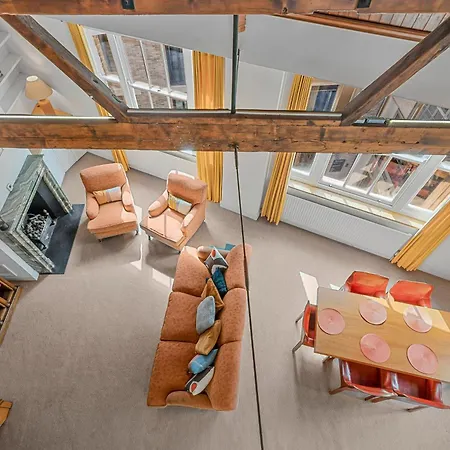 Luxury Spacious 3 Bedroom, 3 Bathroom Apartment, Walk To Soho, West End, Covent Garden, China Town, Piccadilly In Minutes, Complimentary Fast Wifi, Tea & Coffee-2