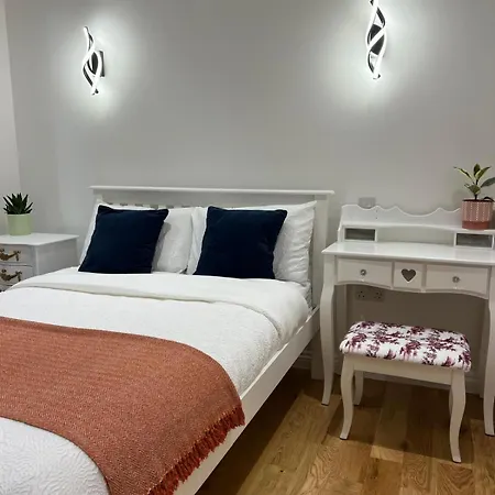 New Two Bedroom Suite - With Terrace, Lower Ground-2