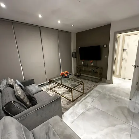 Wembley Park Flats | 5 Mins From Station-3