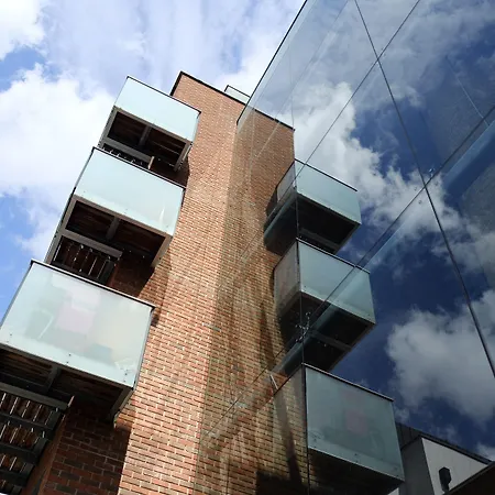 Luxury 2-Bed Flat Parking Near Tube And Emirates-3