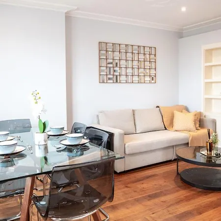 Modern Flat With Stunning Views In Kensington Ac-2