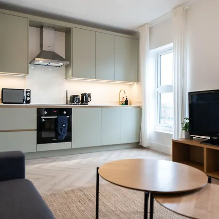 The Battersea Place - Charming 4Bdr Flat-3